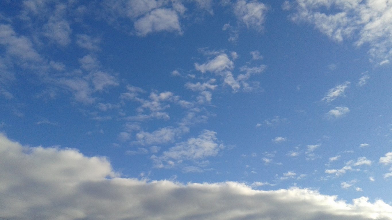 Над Одессой людей поразило непривычное облако - Видео