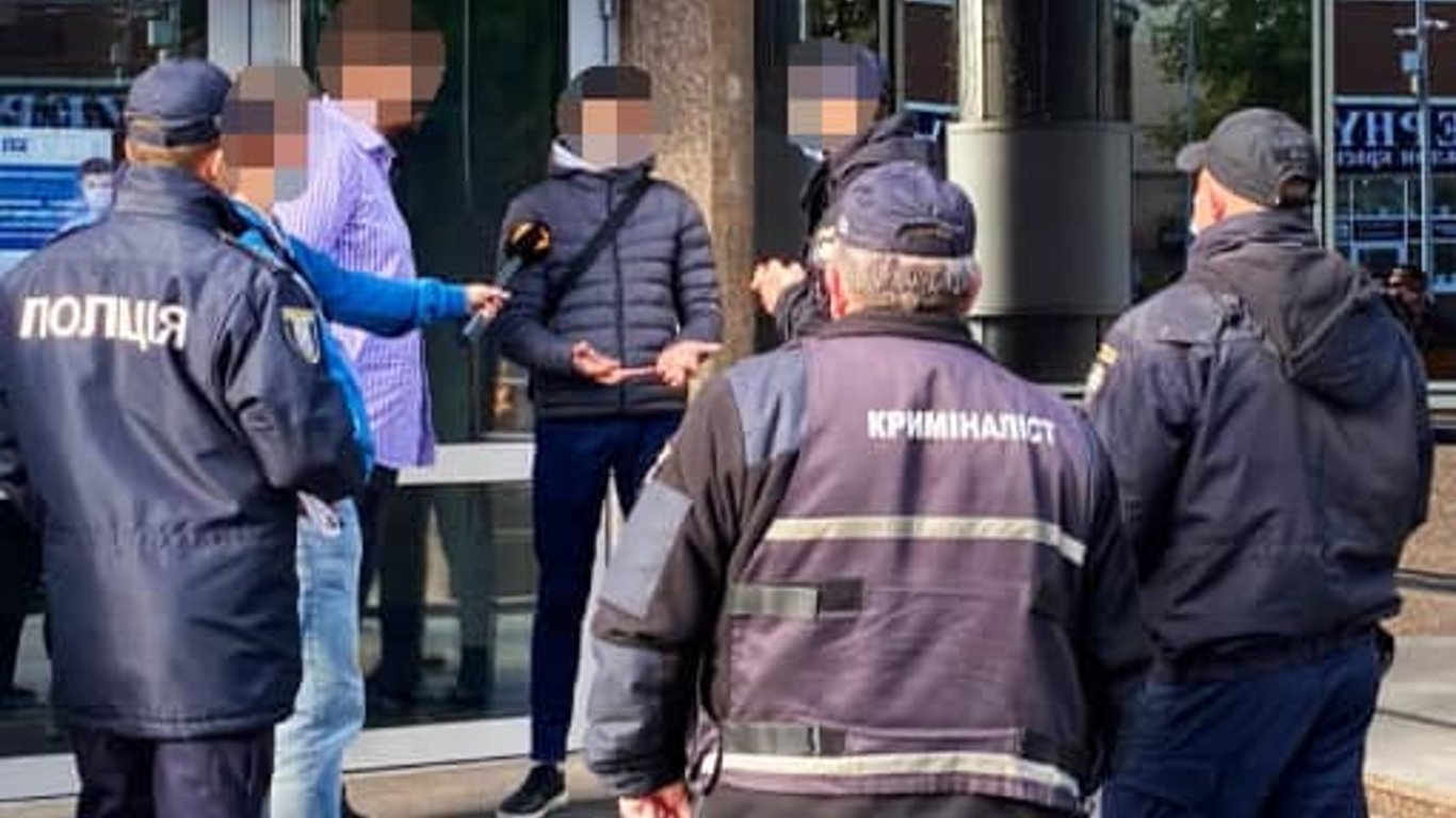 Прокуратура оголосила підозри за напад на журналістів "Схем"