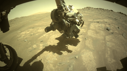 NASA показало три новых фотографии с Марса. Фото - 285x160