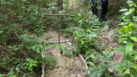 На Київщині знайдено тіло ще одного вбитого російськими загарбниками. Фото, відео - 285x160
