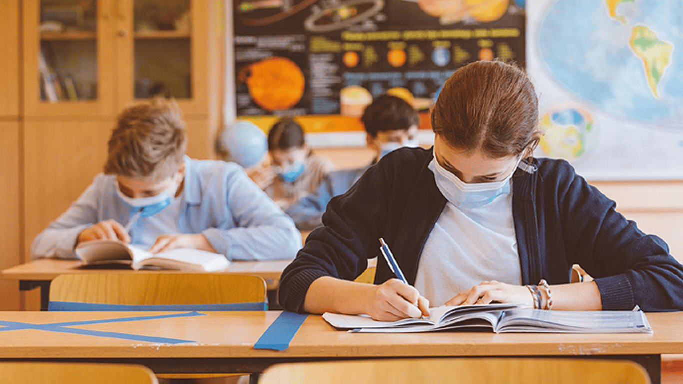 Недостаток учебников в школах Одессы - как решат проблему