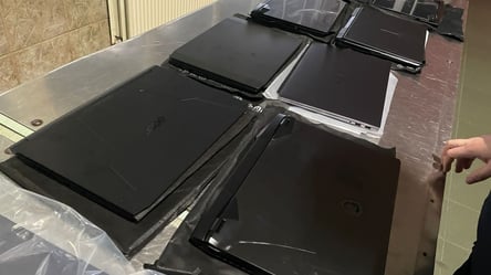 Ноутбуків на сотні тисяч: львівські митники зупинили контрабанду техніки. Фото - 285x160