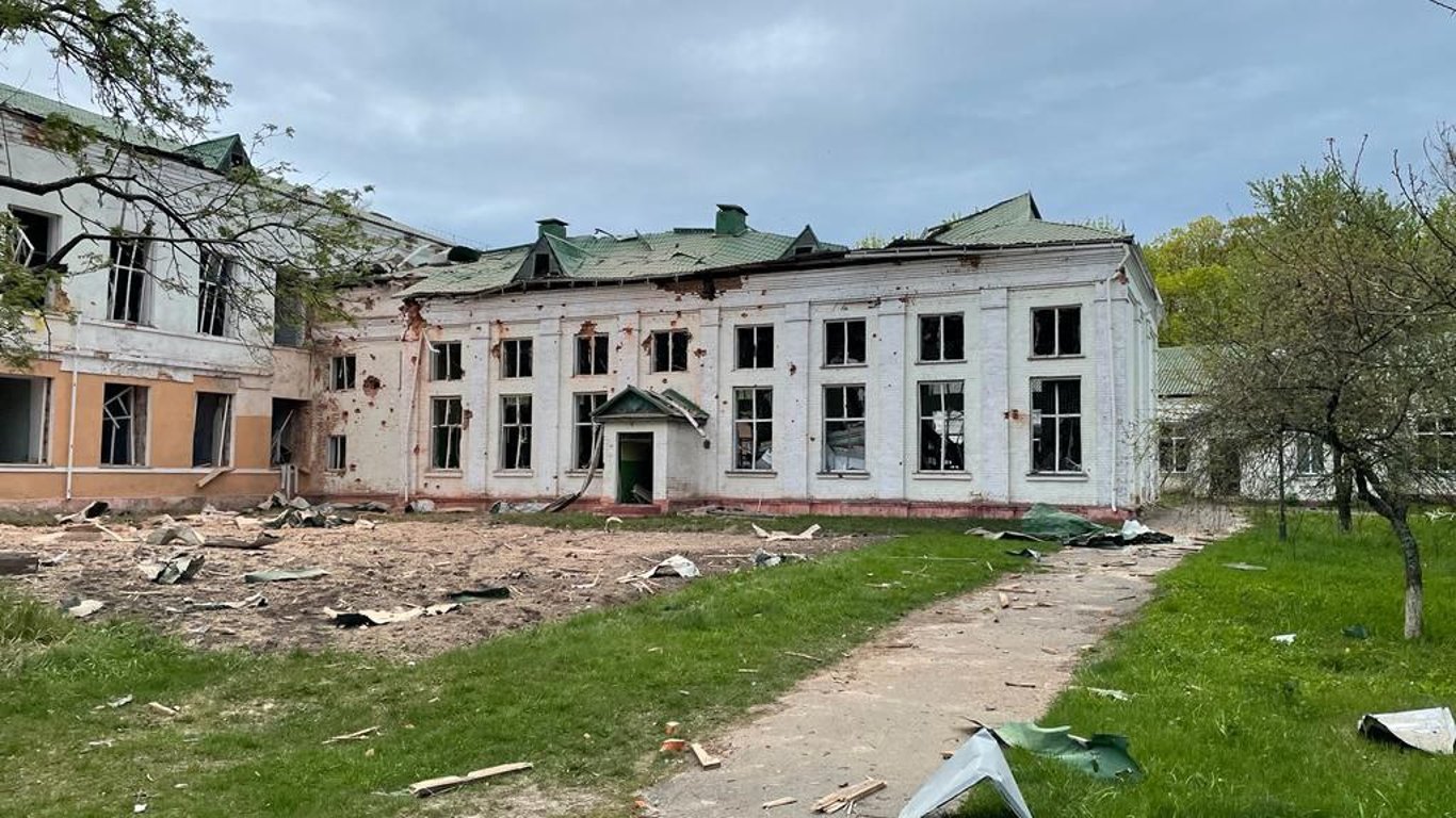 Орки нанесли авиаудары по родине Кучмы. Фото разрушений