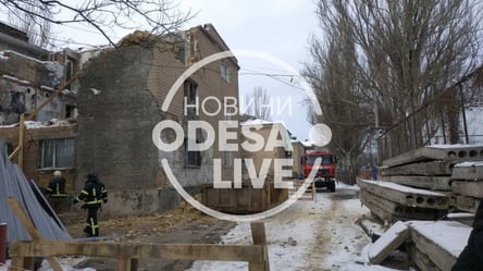 В Одесі впала стіна будинку в Хутірському провулку: постраждали дві людини. Фото, Відео (оновлено) - 285x160