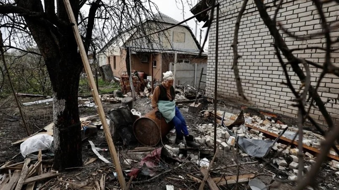 Россияне ночью обстреляли Сумщину: фото разрушений