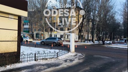 В Одессе внедорожник сбил пешехода: движение по улице затруднено - 285x160