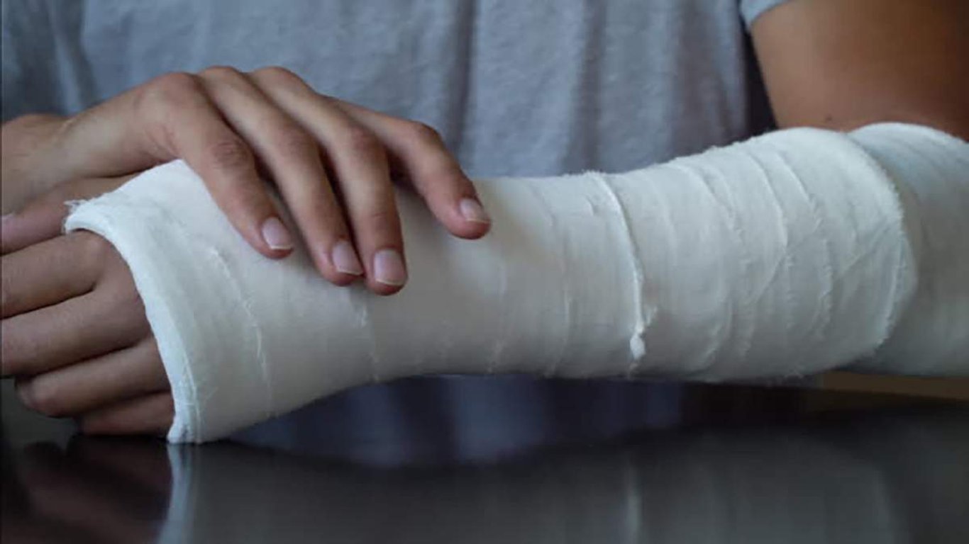 На Одещині виник скандал у школі, де учениця зламала руку