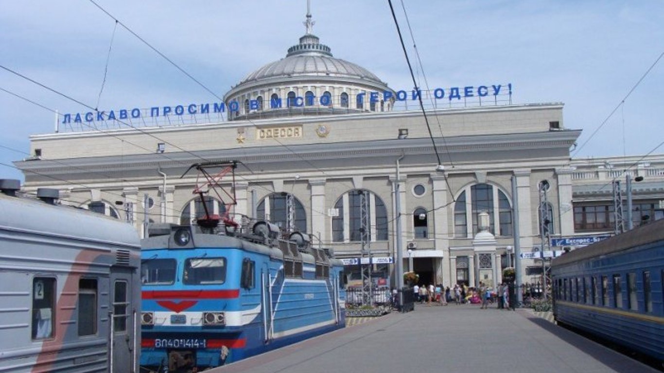 Как выглядело старое здание железнодорожного вокзала в Одессе — фото 1918 года