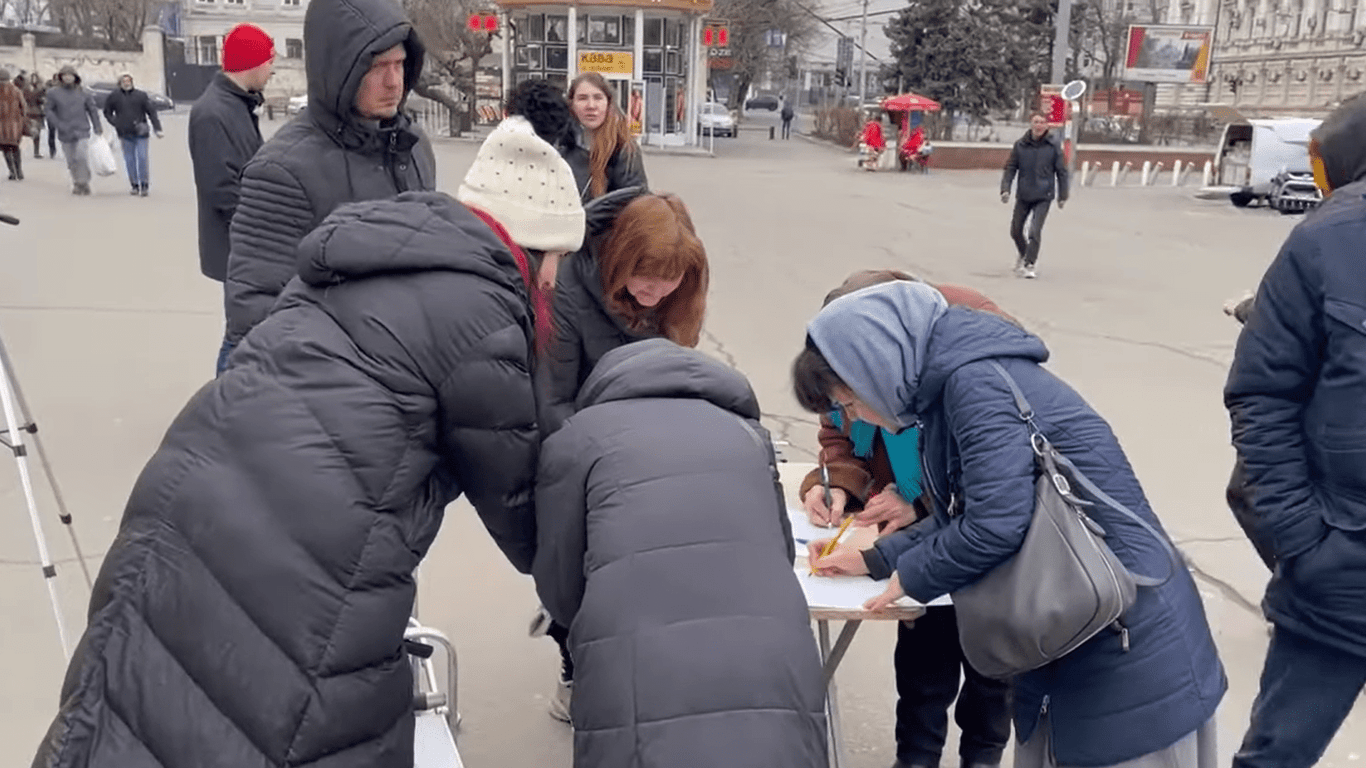 Одесситы собирают подписи под обращением к НАТО