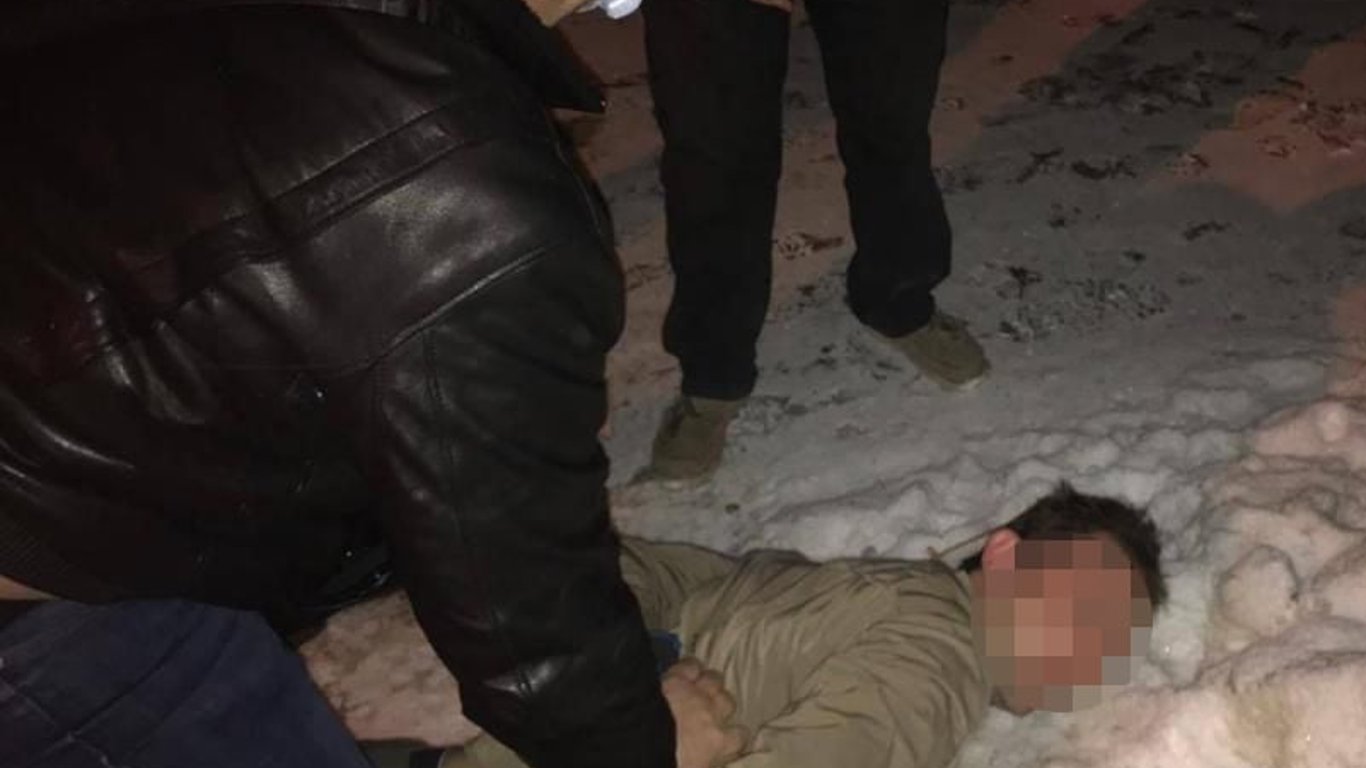 Во Львове полиция задержала мужчину, ограбившего ломбард - фото
