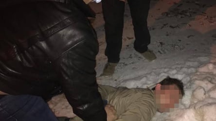 Разбил витрину и украл телефон: во Львове полиция задержала грабителя ломбарда - 285x160