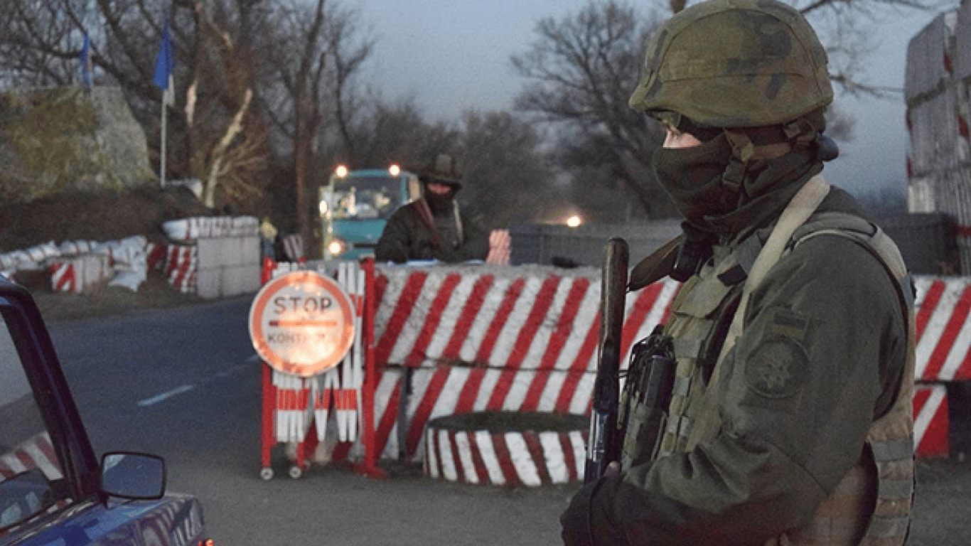 Генштаб ЗСУ повідомив що окупанти не пускають людей до Бердянська.