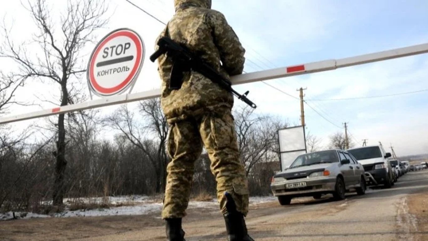 Окупанти викрадають автомобілі з автосалонів, щоб заїхати в Київ та Одесу