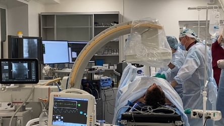 Львовские медики "заморозили" сердце пациента: в городе впервые провели сложную операцию - 285x160
