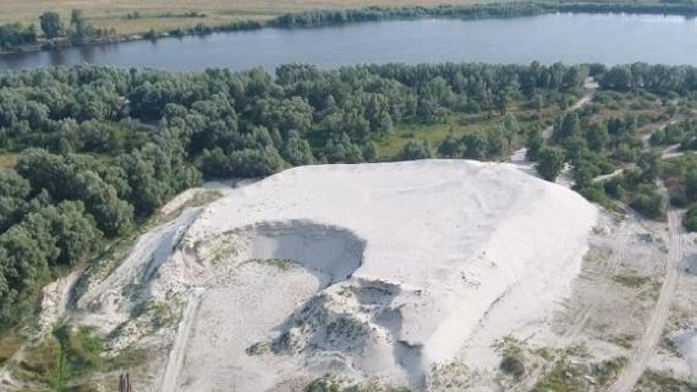 Под Киевом раскрыли схему незаконной добычи песка
