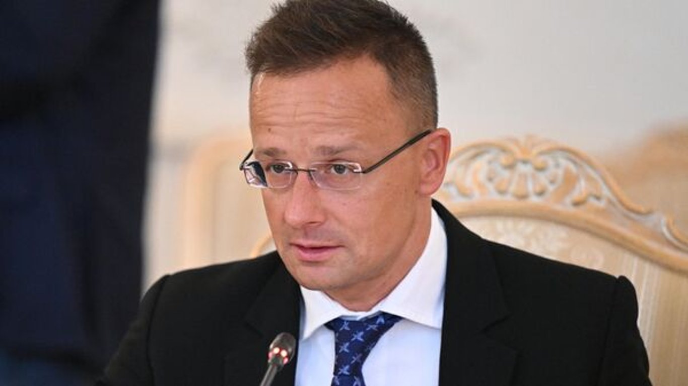 ЄС припиняє угоду з рф про спрощений візовий режим, — глава МЗС Угорщини