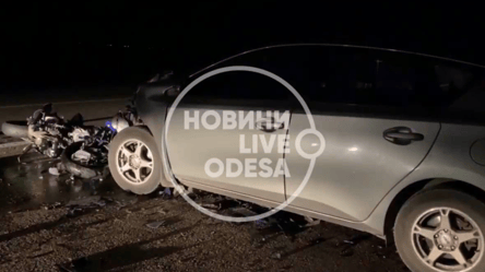 Под Одессой в мотоцикл влетела Toyota: владелец "железного коня" скончался на месте - 285x160
