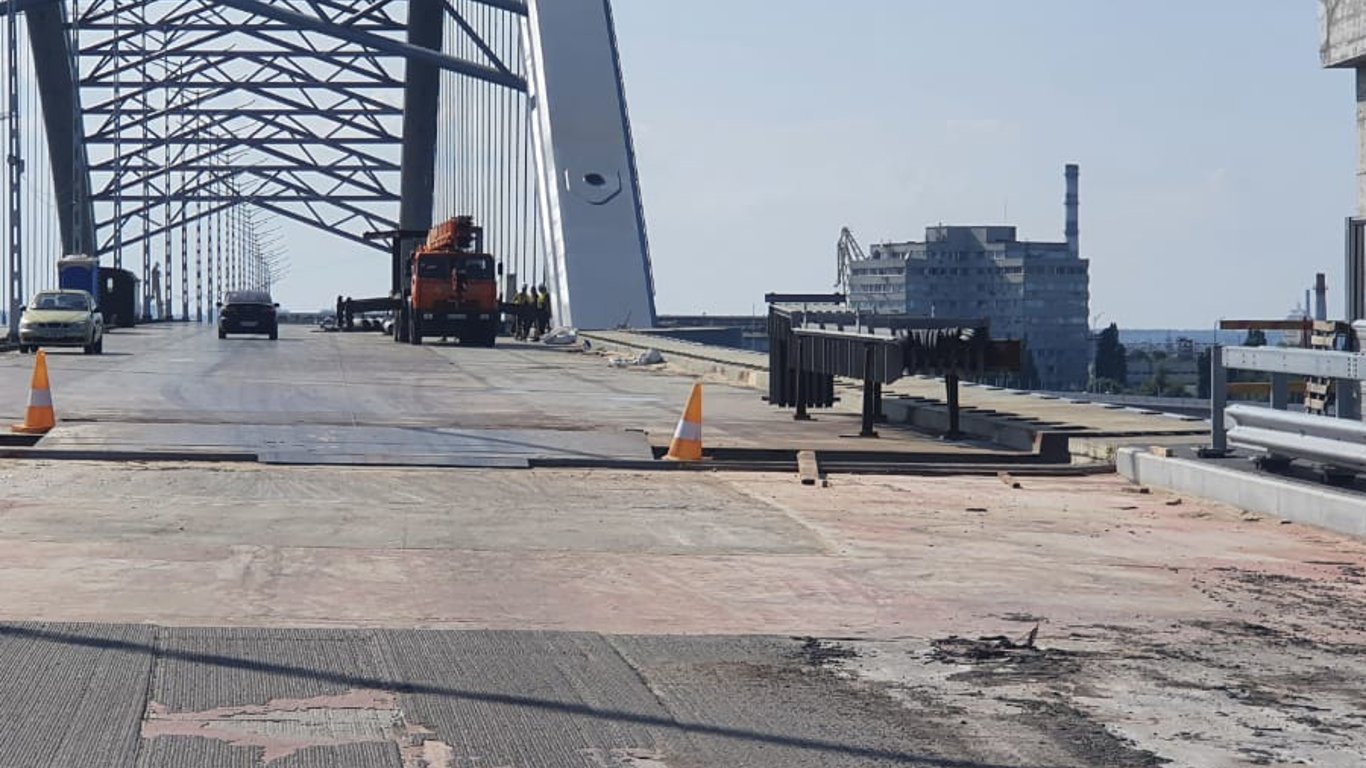 Обыски в Киеве - прокуратура обыскивает фигурантов дела о строительстве Подольського моста