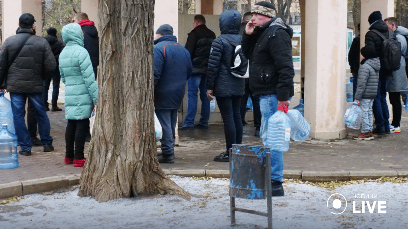 Одесситам устроили подвоз технической воды на районы