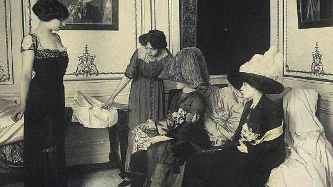 Перший показ мод у Харкові – як це було понад сто років тому – відео