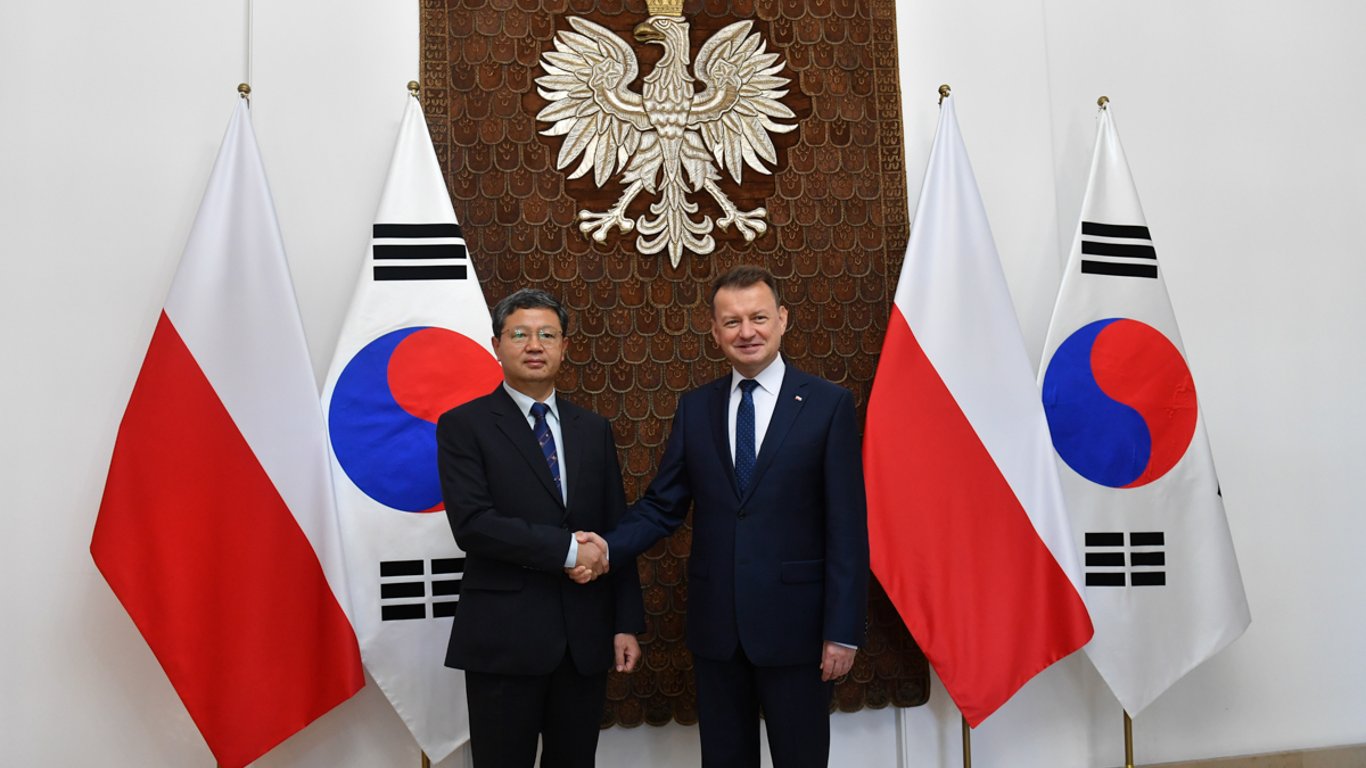 Винищувачі, танки та гаубиці - Польща підписала контракт з Південною Кореєю на постачання зброї