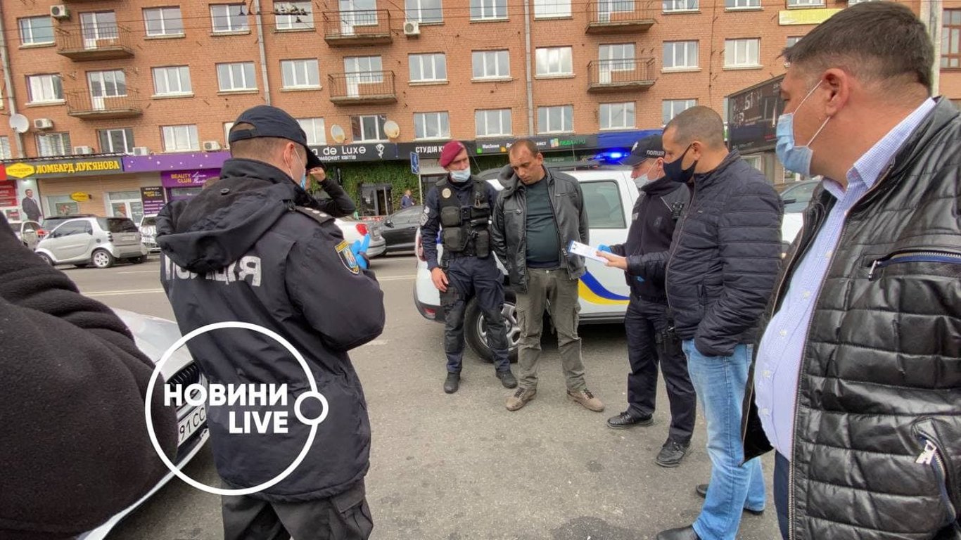 Задержание наркоторговца возле метро Лукьяновская