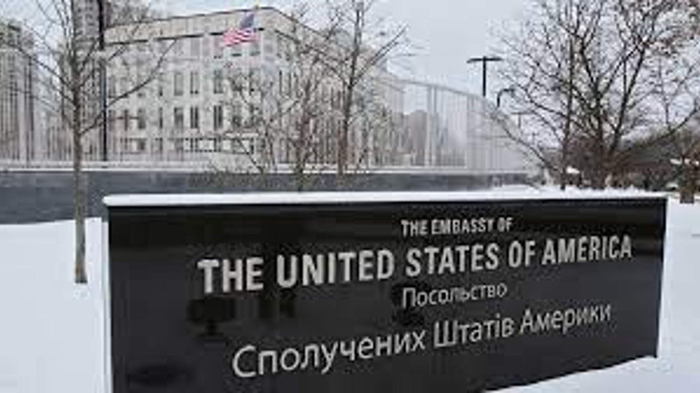 Посольство США рекомендует своим гражданам немедленно выехать из Украины