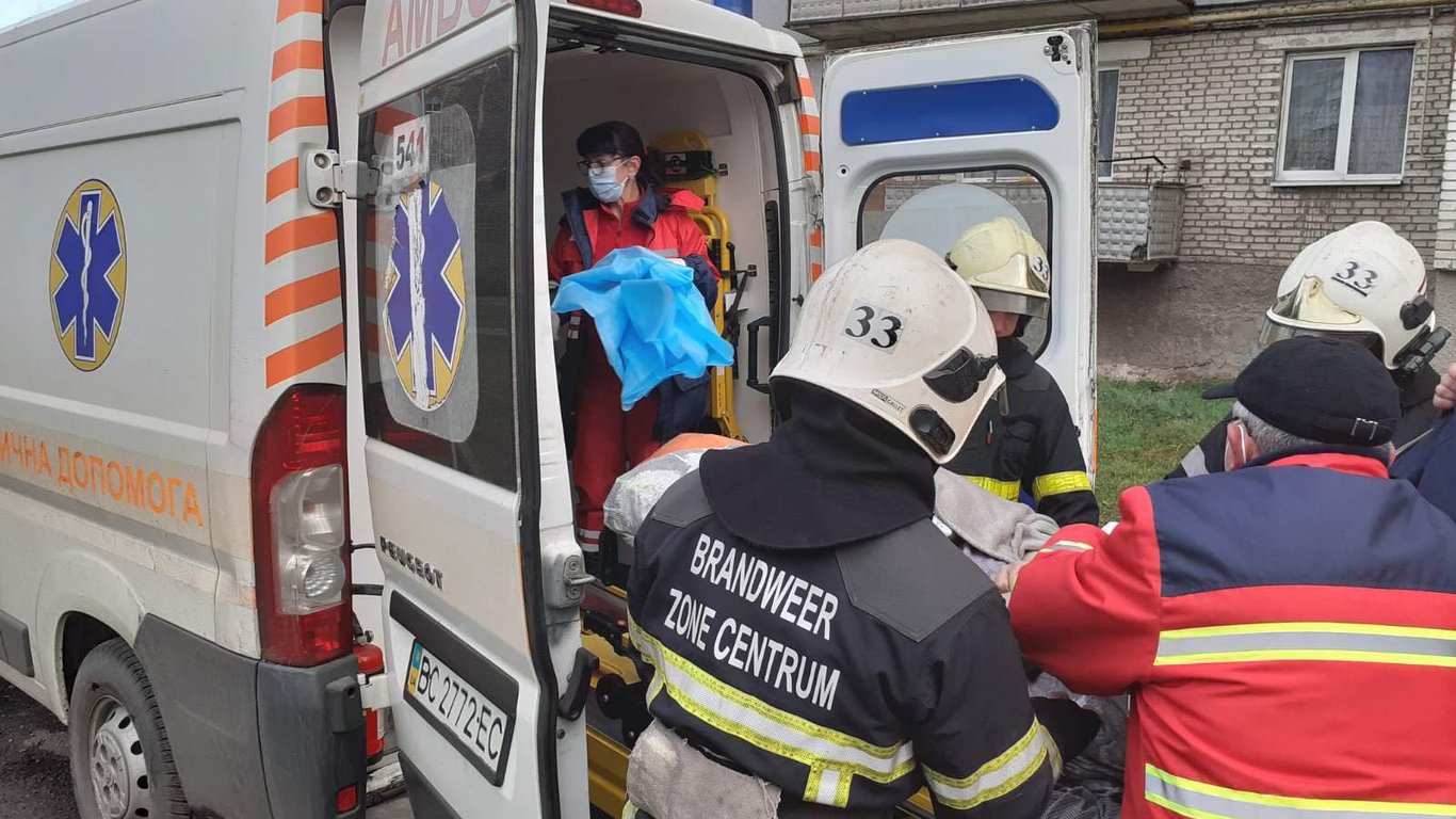 У Червонограді чоловік обпікся аерозольним балончиком - стан постраждалого