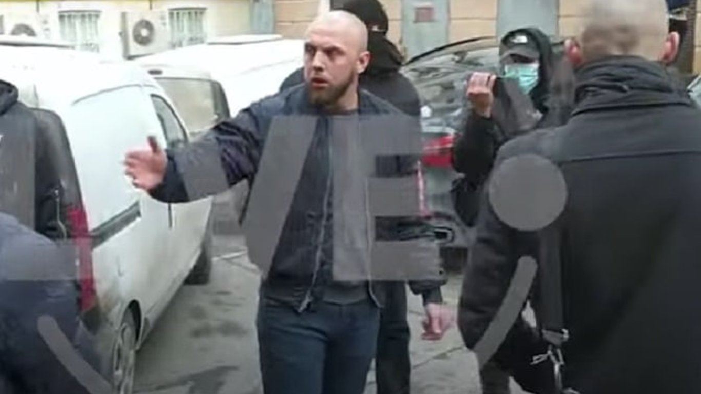 Стрельба в центре Киева: в сети появилось видео начала конфликта на Владимирской