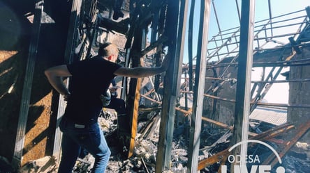 Знищений пожежею особняк на Катерининській в Одесі: що відбувається всередині (фоторепортаж) - 285x160
