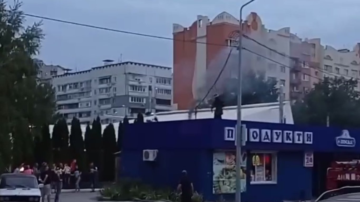 В Харькове загорелся магазин "Посад"