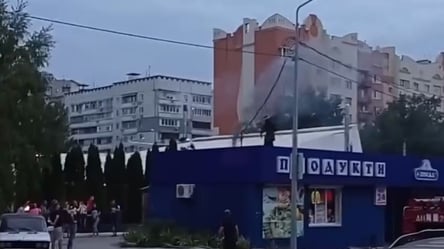 Огонь охватил продовольственный магазин в Харькове. Видео и детали - 285x160
