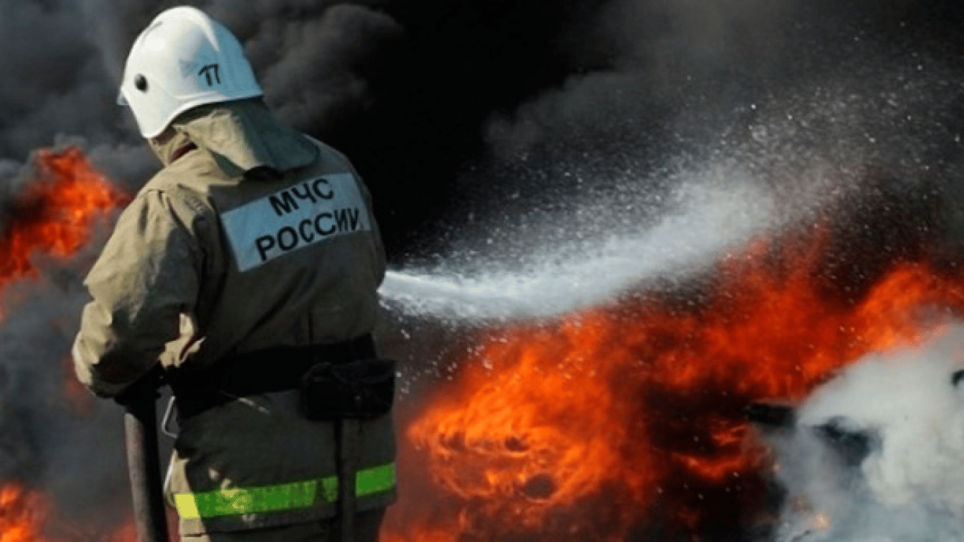 Пожар в Петербурге - горит машиностроительный завод