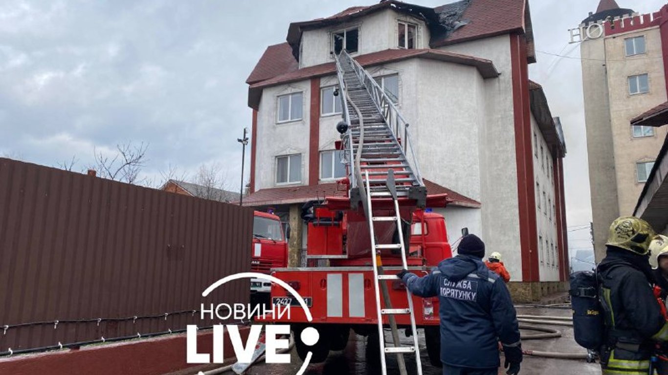 Пожар в Вышгороде 3 января - пожарные спасли 2 человека