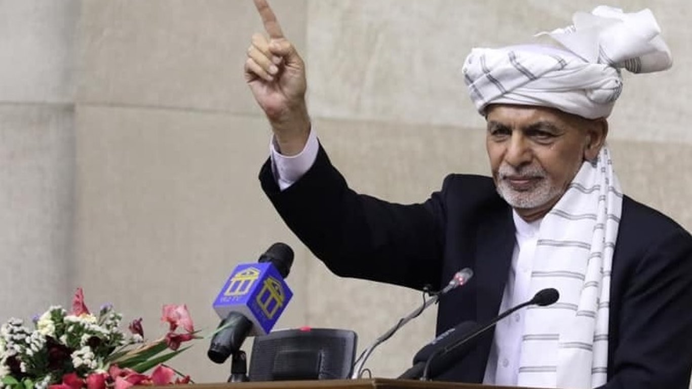 Захоплення влади в Афганістані -  президент Ашраф Гані розповів, як тікав з країни