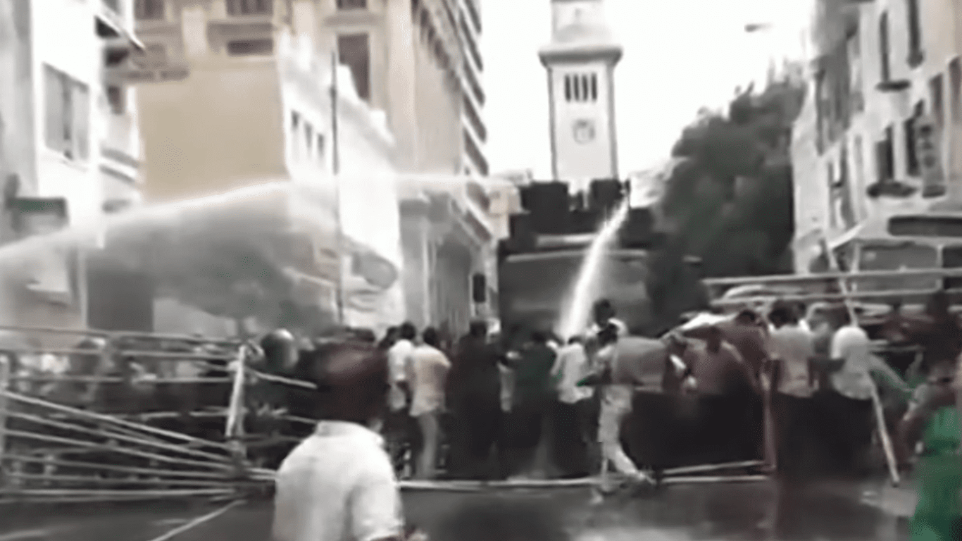 У Шрі-Ланці мітингувальники захопили резиденцію президента, він втік: чого вимагають