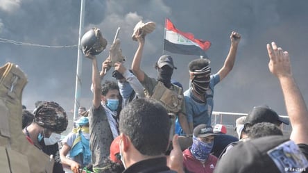 В Іраку спалахнули протести: активісти захопили будівлю парламенту. Фото, відео - 285x160