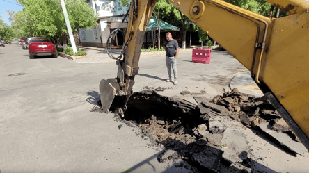 В Белгород-Днестровском произошел провал почвы: в чем причина - 285x160