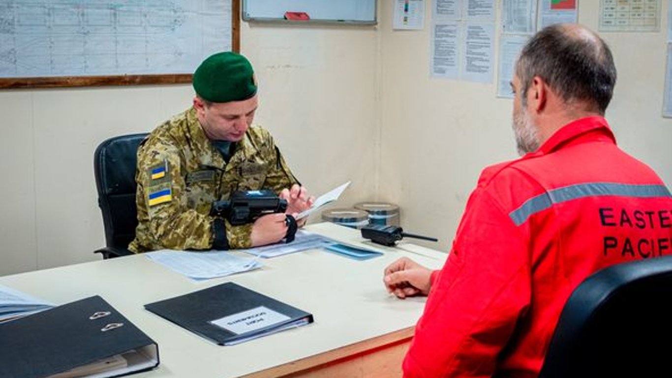 В Одеську область не пустили 12 російських моряків - причина