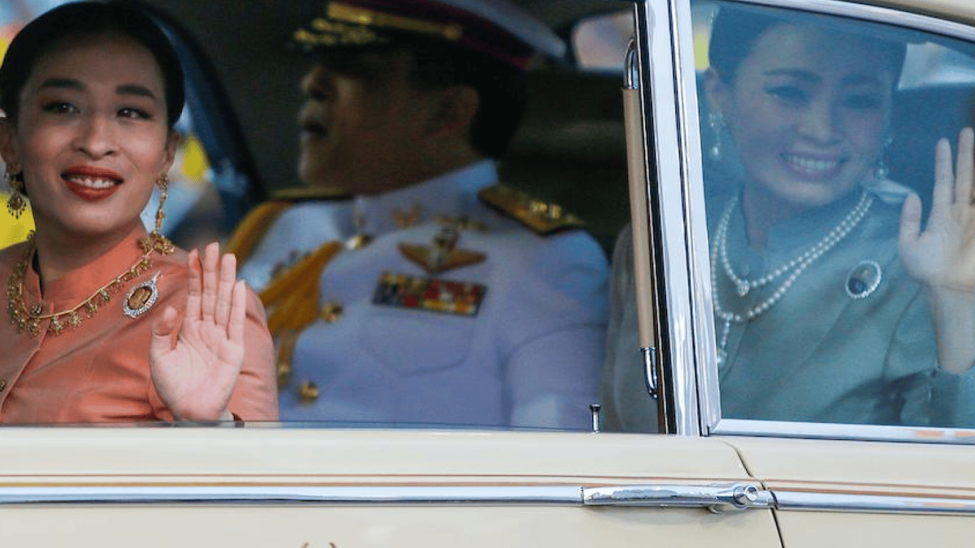 Принцесса Таиланда Баджракитиябха доставлена в больницу с сердечным приступом