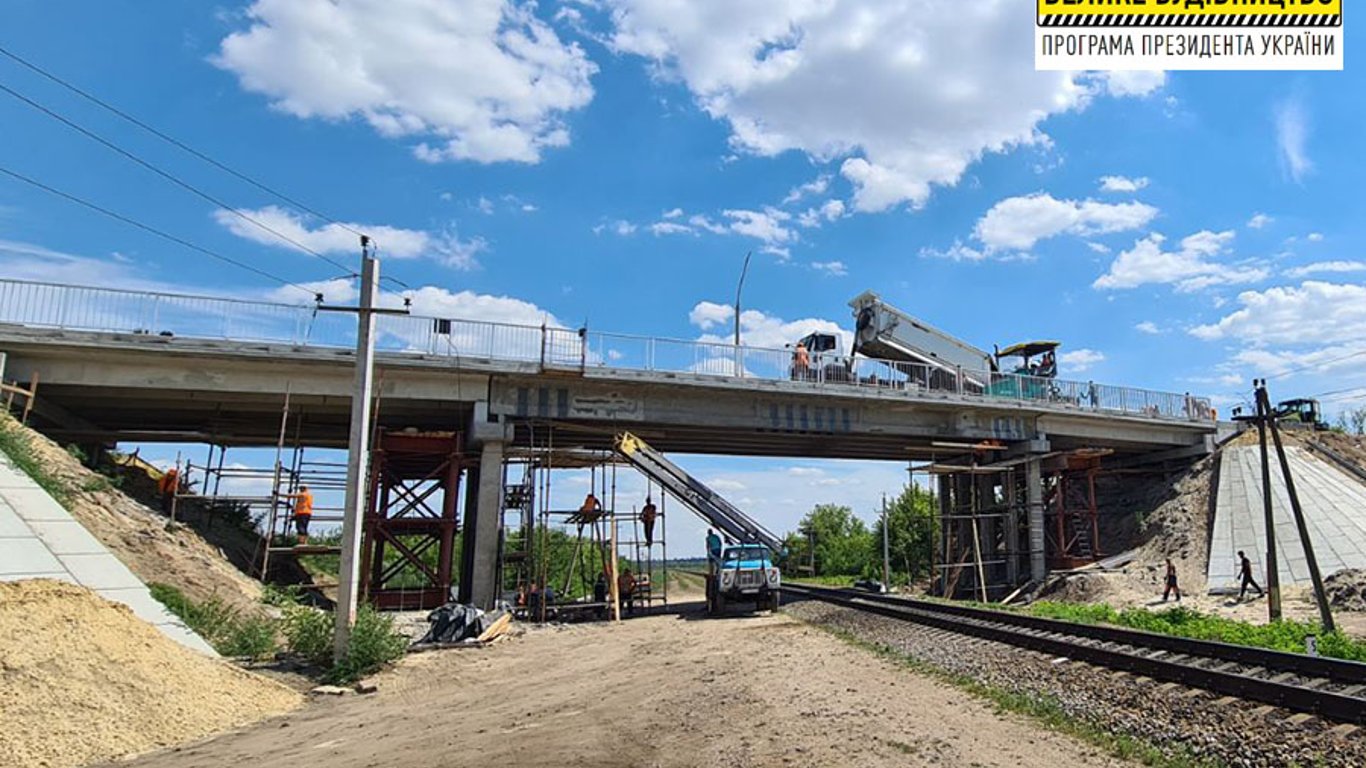 Під Куп'янськом почався капітальний ремонт залізничного моста - Фото