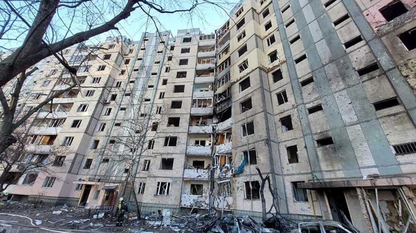 Разрушенное жилье в столице: Киев начал восстановительные работы