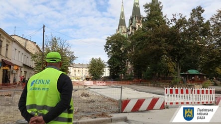 Во Львове продолжается реконструкция ул. С. Бандеры: изменено движение общественного траспорта. Схема - 285x160