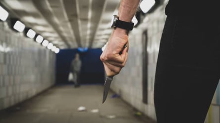 Рецидивіст напав з ножем на 25-річну дівчину під Харковом: суд виніс рішення - 285x160
