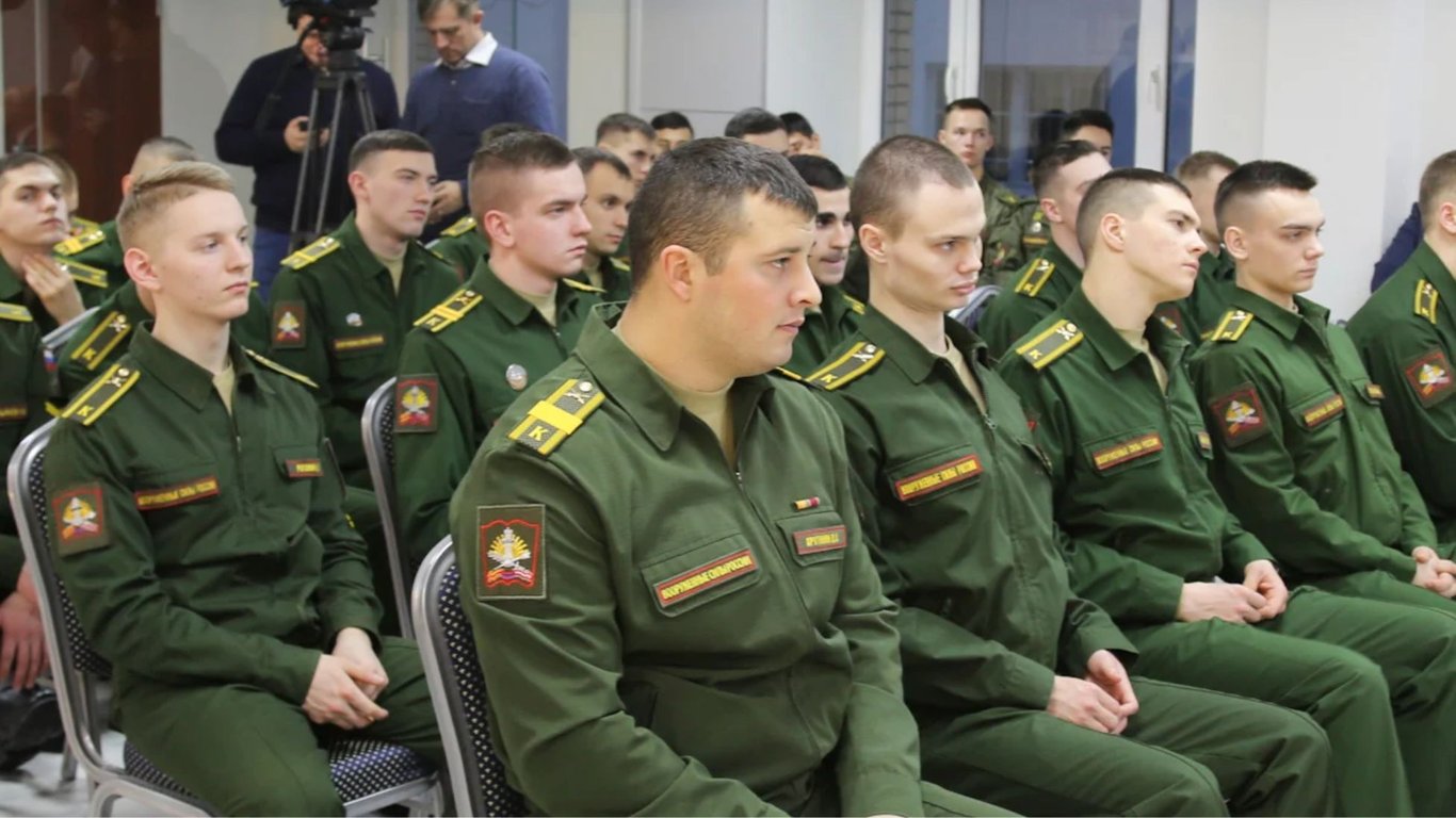 Керівництво росії готує до участі у війни випускників військових академій