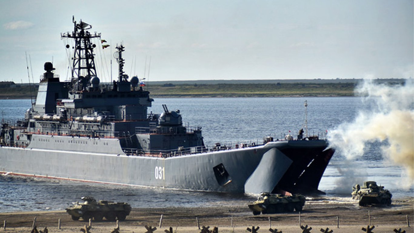Російські кораблі у морях України - скільки суден загрожують країні
