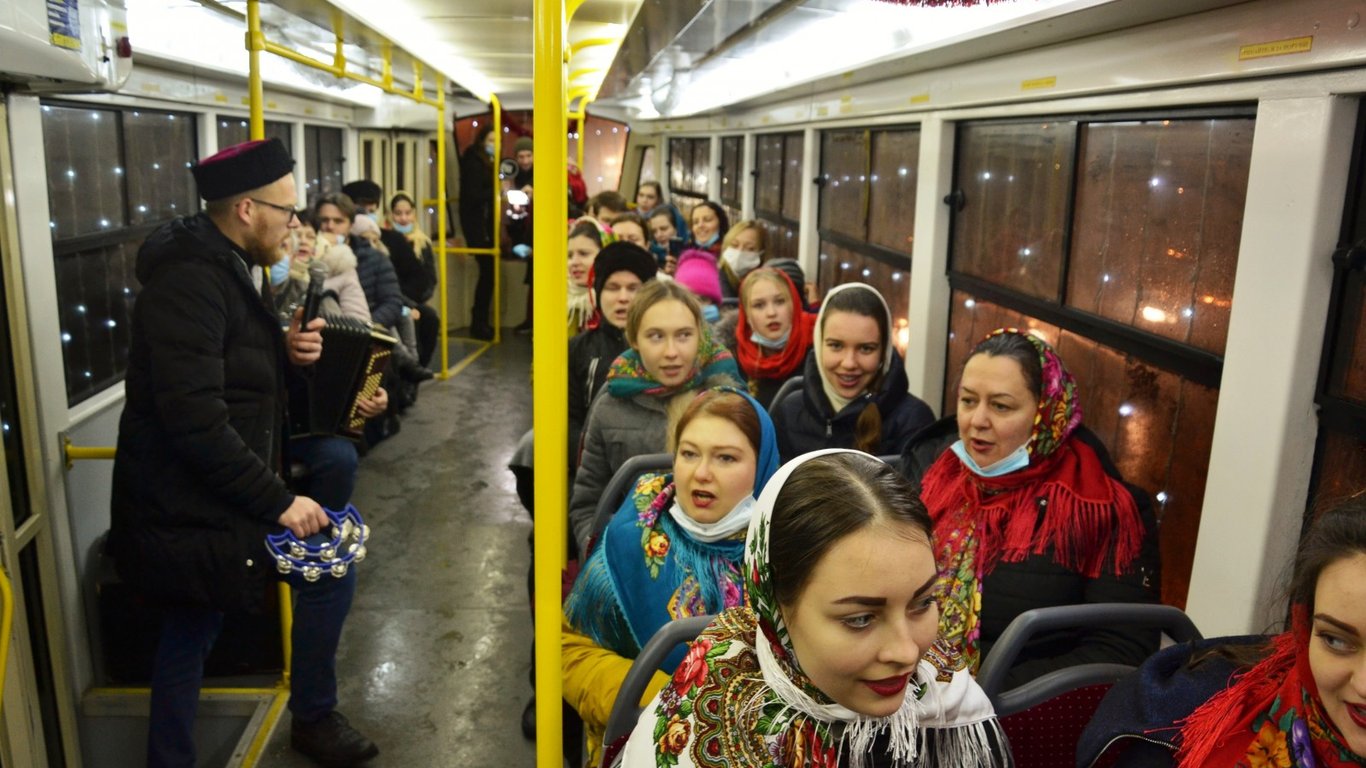 В Сети показали Рождественский парад троллейбусов в Одессе-видео