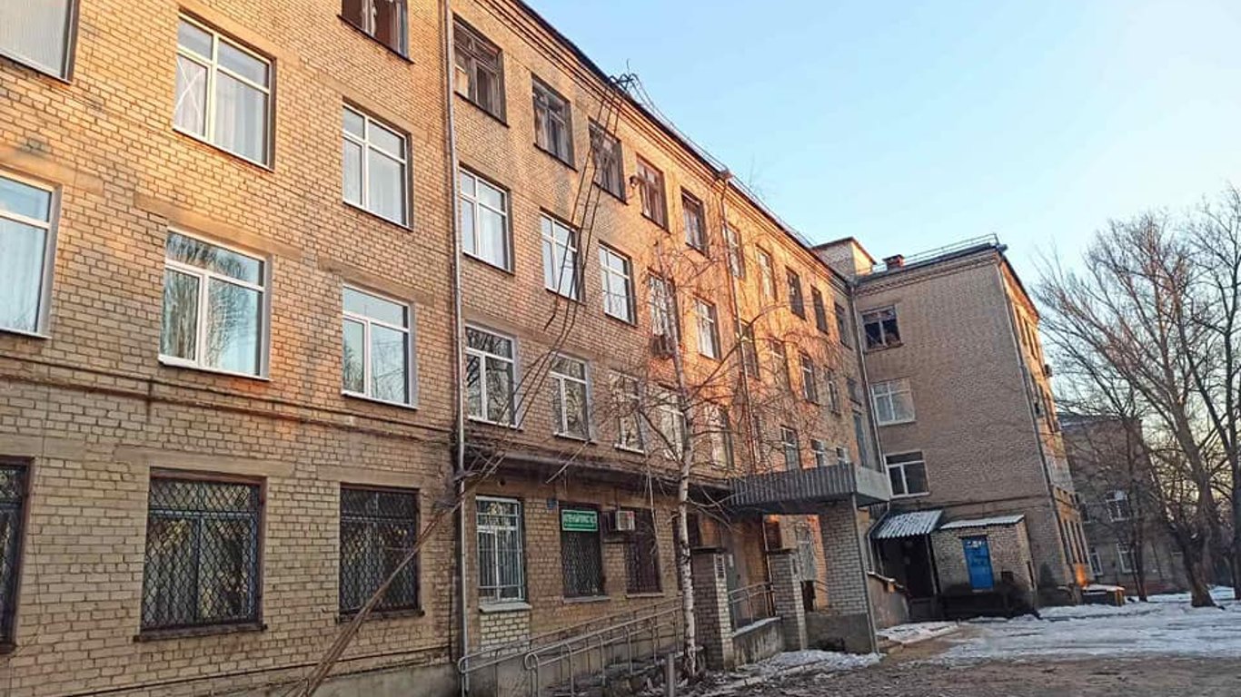 Вражеская армия обстреляла интернат, больницу и школы в Рубежном - четверо погибших