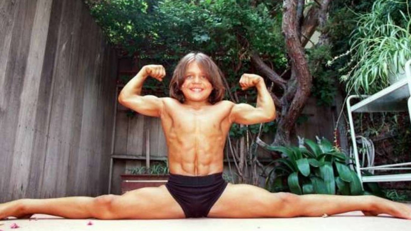 Как выглядит самый сильный мальчик в мире спустя 20 лет - Фото