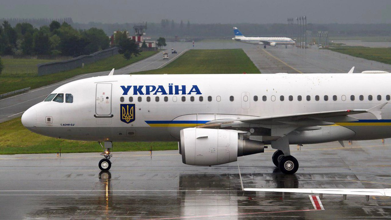 Літак Зеленського вимушено приземлився в Одесі